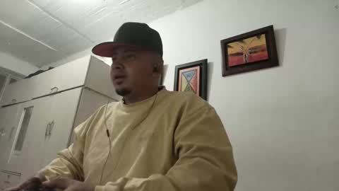 magic_milk23 online show from September 28, 2025, 4:07 am