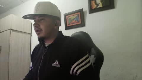 magic_milk23 online show from October 10, 2025, 5:28 am