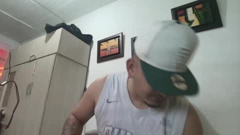 magic_milk23 online show from November 6, 2025, 2:45 am