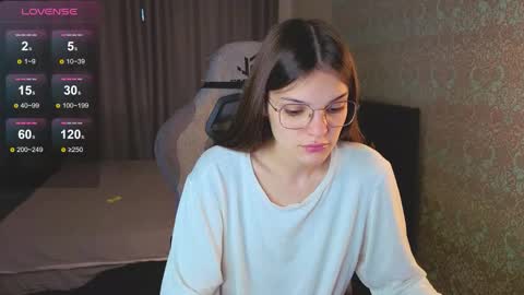 Snapshot of magic_shy chatting on September 18, 2025, 1:51 am Merry online show from September 18, 2025, 1:51 am