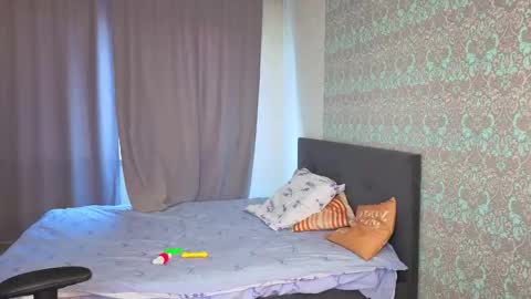 Snapshot of magic_shy chatting on October 15, 2025, 1:39 am Merry online show from October 15, 2025, 1:39 am