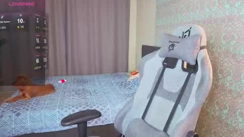 Snapshot of magic_shy chatting on November 8, 2025, 2:01 am Merry online show from November 8, 2025, 2:01 am