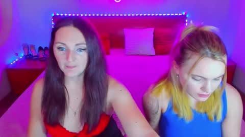 Snapshot of magiceyess chatting on December 6, 2024, 2:17 pm Lili and Bella online show from December 6, 2024, 2:17 pm
