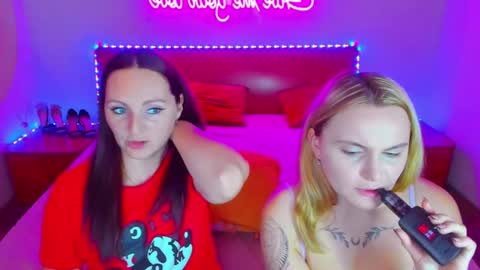 Snapshot of magiceyess chatting on December 9, 2024, 7:50 am Lili and Bella online show from December 9, 2024, 7:50 am