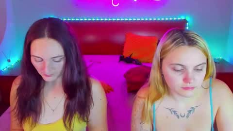 Snapshot of magiceyess chatting on December 14, 2024, 7:40 am Lili and Bella online show from December 14, 2024, 7:40 am