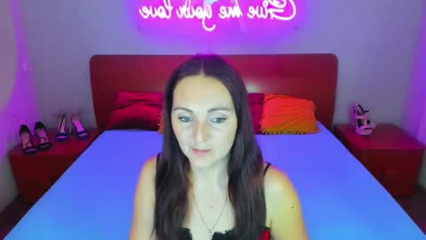 Snapshot of magiceyess chatting on December 20, 2024, 8:28 am Lili and Bella online show from December 20, 2024, 8:28 am
