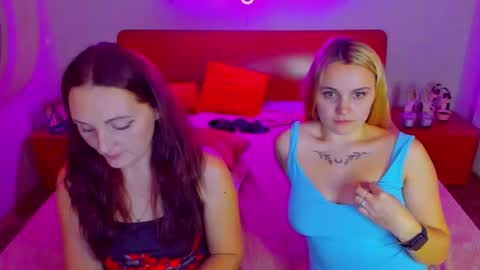 Snapshot of magiceyess chatting on December 29, 2024, 11:40 am Lili and Bella online show from December 29, 2024, 11:40 am