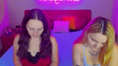 Snapshot of magiceyess chatting on January 10, 2025, 7:04 am Lili and Bella online show from January 10, 2025, 7:04 am