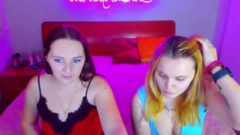 Snapshot of magiceyess chatting on January 16, 2025, 10:53 am Lili and Bella online show from January 16, 2025, 10:53 am