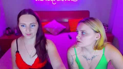Snapshot of magiceyess chatting on January 17, 2025, 10:22 am Lili and Bella online show from January 17, 2025, 10:22 am