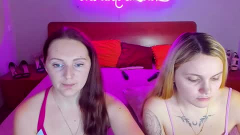 Snapshot of magiceyess chatting on February 2, 2025, 10:24 am Lili and Bella online show from February 2, 2025, 10:24 am