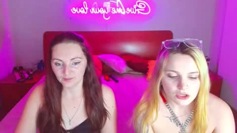 Snapshot of magiceyess chatting on February 18, 2025, 10:38 am Lili and Bella online show from February 18, 2025, 10:38 am