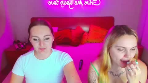 Snapshot of magiceyess chatting on March 2, 2025, 10:45 am Lili and Bella online show from March 2, 2025, 10:45 am