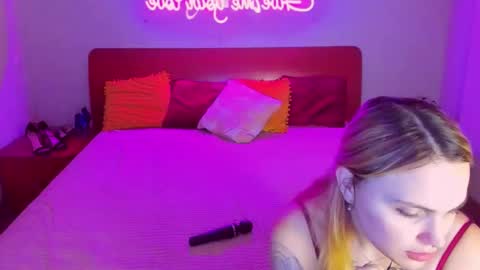 Snapshot of magiceyess chatting on March 6, 2025, 7:14 am Lili and Bella online show from March 6, 2025, 7:14 am