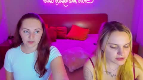 Snapshot of magiceyess chatting on March 6, 2025, 10:30 am Lili and Bella online show from March 6, 2025, 10:30 am