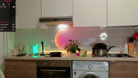 MagicLove online show from November 6, 2025, 2:34 am