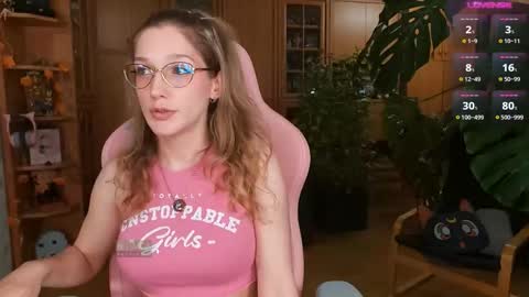 Nicole online show from October 8, 2025, 10:07 pm