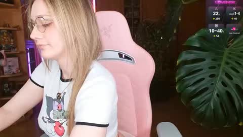 Nicole online show from March 9, 2026, 8:02 pm