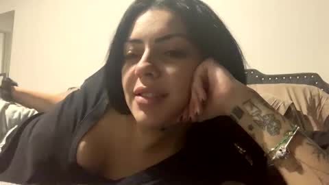 Snapshot of magicvalentine11 chatting on December 16, 2025, 6:18 am magicvalentine11 online show from December 16, 2025, 6:18 am