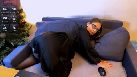 Jade online show from October 20, 2025, 10:43 pm