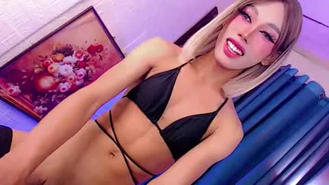 Mocah online show from December 14, 2025, 1:27 pm