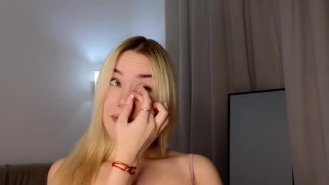 Sasha online show from February 23, 2025, 7:38 pm