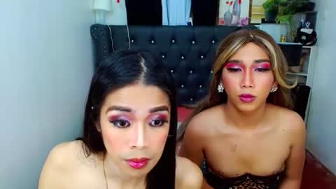 BELLA AND HANA online show from November 16, 2025, 2:33 pm