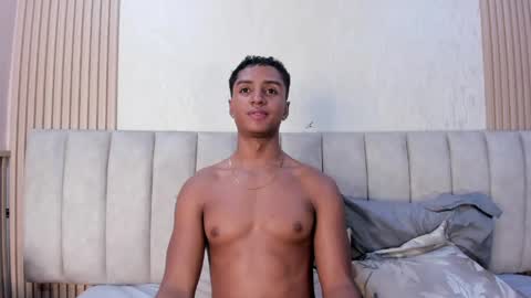 Snapshot of magnusking_ chatting on May 25, 2026, 3:45 am Magnus King online show from May 25, 2026, 3:45 am