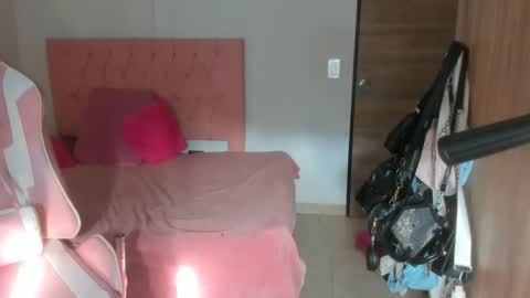 Snapshot of mahia_frizzy chatting on October 28, 2025, 8:44 pm mahia_frizzy online show from October 28, 2025, 8:44 pm