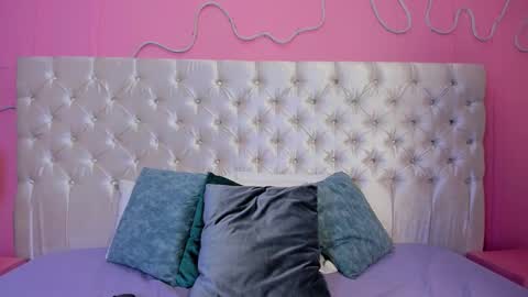 Mai online show from September 22, 2025, 7:27 pm