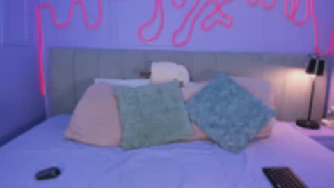 Mai online show from December 5, 2025, 8:05 pm