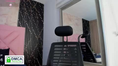 maia__bianchi online show from January 5, 2026, 5:27 pm