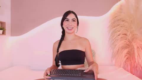 MAIA  LIA  online show from January 8, 2026, 9:39 pm