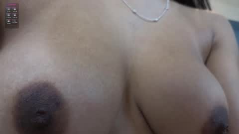 Maiaa Ruiz  online show from December 10, 2024, 1:33 pm