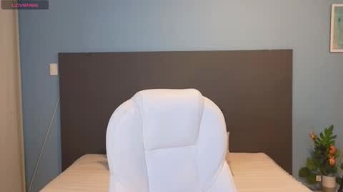 Maiaa Ruiz  online show from December 30, 2024, 12:42 pm