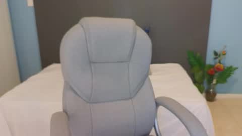 Maiaa Ruiz  online show from September 22, 2025, 3:14 pm