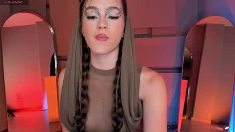  Maia  online show from October 23, 2025, 7:34 pm