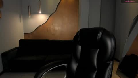  Maia  online show from October 27, 2025, 6:12 pm