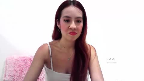 Snapshot of maiarosse_ chatting on January 7, 2025, 5:01 am MaiaRosse online show from January 7, 2025, 5:01 am