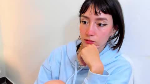 maibys online show from November 26, 2025, 4:35 am