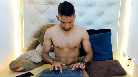 maicolparker0 online show from March 31, 2026, 2:06 pm