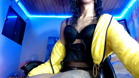 Bella Maidi online show from September 19, 2025, 10:27 am