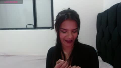 maidy_19 online show from October 30, 2025, 4:41 pm