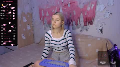 Your kitty online show from December 12, 2024, 2:59 am