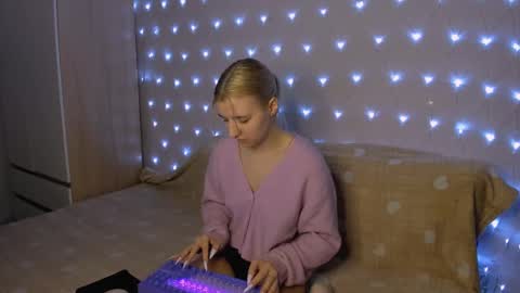 Your kitty online show from February 6, 2025, 2:22 am