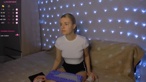 Your kitty online show from February 7, 2025, 3:41 pm