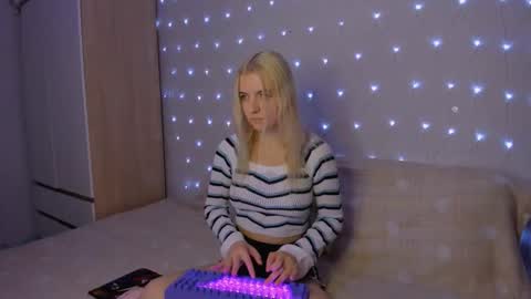 Your kitty online show from September 27, 2025, 3:50 pm