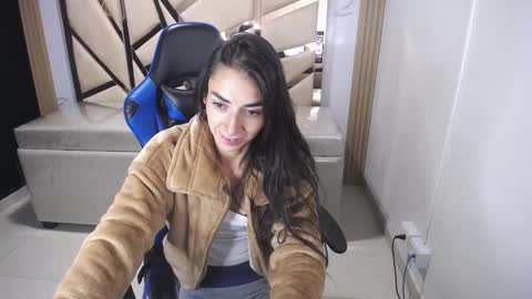 Maily online show from November 27, 2025, 2:46 am