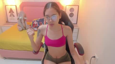 Snapshot of mailylove1 chatting on December 30, 2024, 12:20 pm M A I L Y online show from December 30, 2024, 12:20 pm