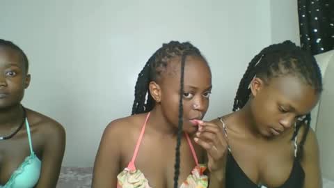 maira luv1 online show from December 18, 2025, 8:04 pm